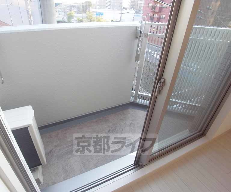 バルコニー　明るいバルコニです