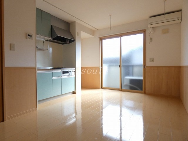 居室・リビング　洗練された清潔感漂う清楚な仕上がり