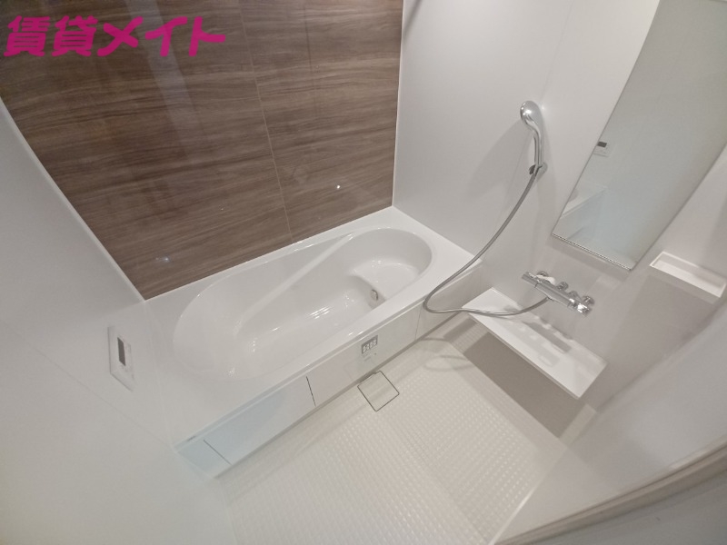 バス・シャワールーム　同型部屋写真です。