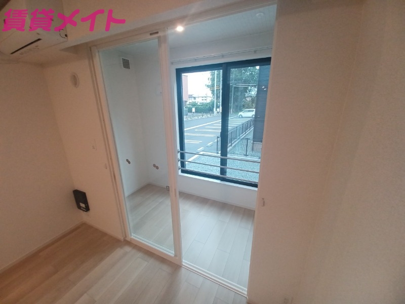 バルコニー　同型部屋写真です。