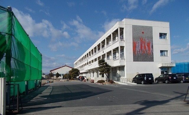 中学校　亘理町立逢隈中学校（中学校）まで450m