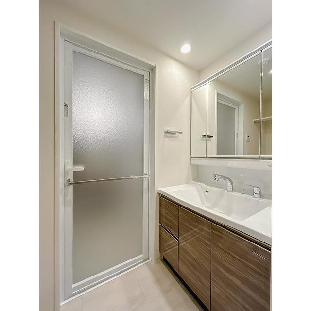 洗面設備　※写真は同タイプ住戸です。