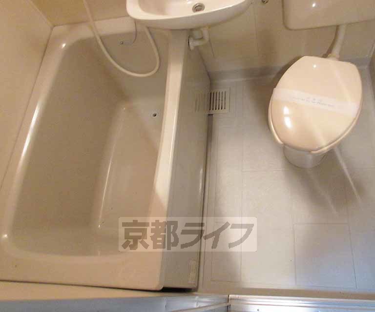 バス・シャワールーム　三点ユニットバスです