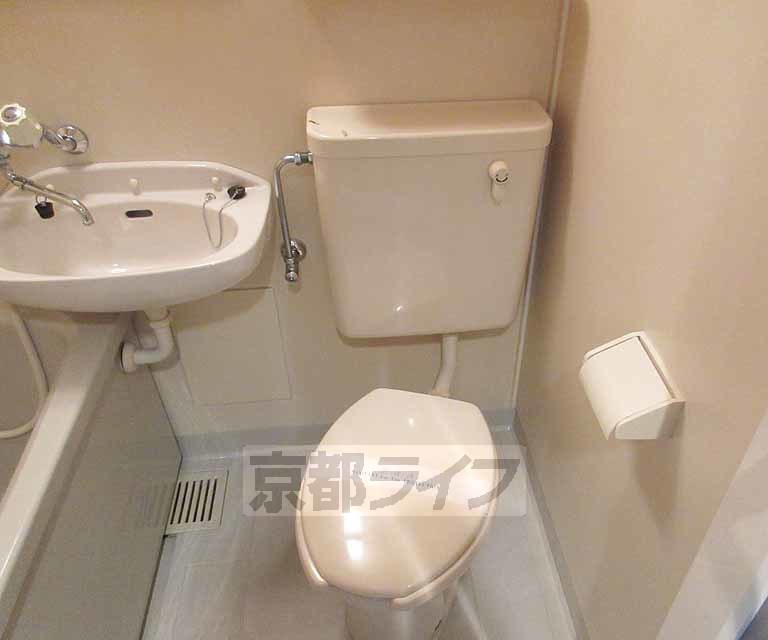 トイレ　清潔感のあるトイレです
