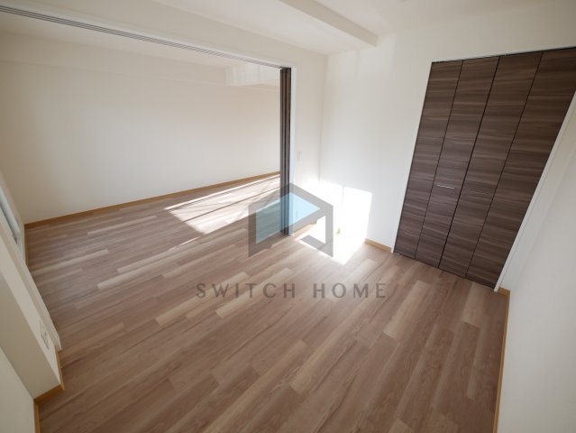 その他部屋・スペース　広くて明るい寝室