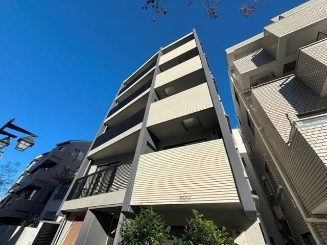 建物外観　落ち着いた雰囲気の外観です