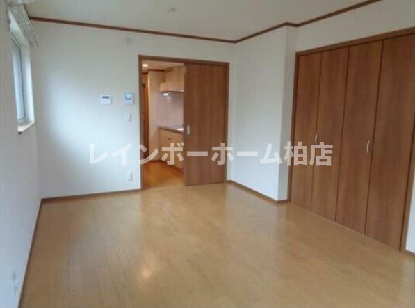 居室・リビング　ゆったり過ごせる居間です