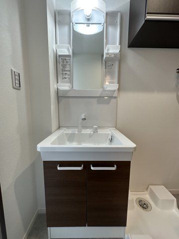 洗面設備　イメージ写真です・シャワー付き洗面台ですごく便利！！水回り…