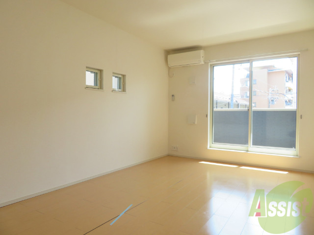 その他部屋・スペース　フローリングなので、ベッドも置けちゃいます。