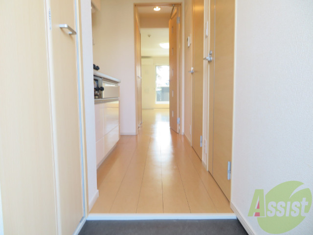 玄関　玄関からの様子を撮影してみました。動線になります。