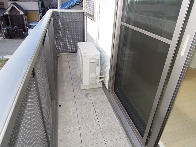 バルコニー　テラス