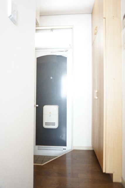 玄関　下駄箱付なので、玄関はいつでもスッキリ片付きますね☆