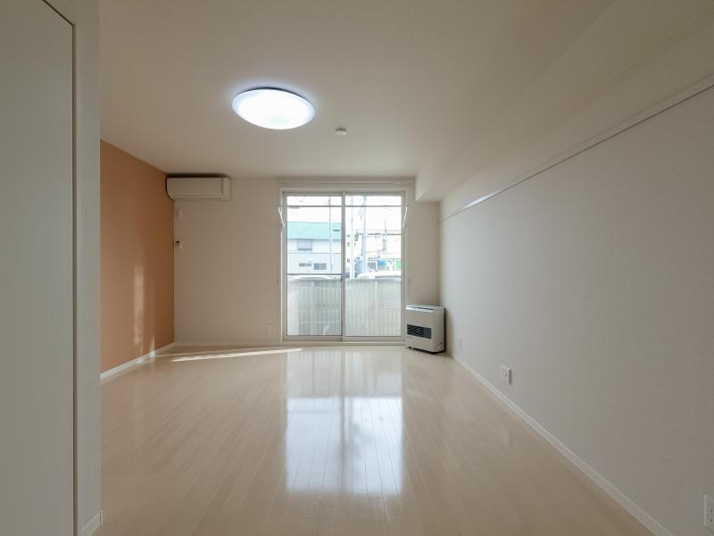 居室・リビング　同タイプの写真です。