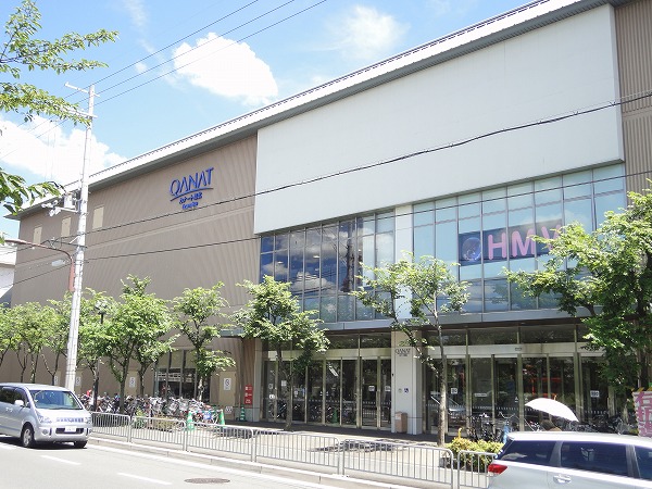 ショッピングセンター　Rakuhoku HANKYU SQUARE(洛北阪急スクエ（ショッピングセンター）まで557m