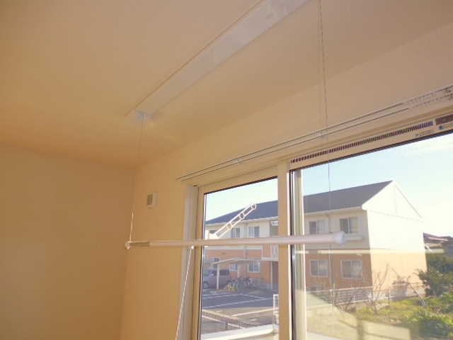 その他設備　室内物干し