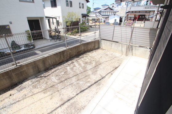 庭　※別部屋の写真です