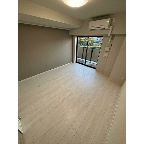 居室・リビング　洋室8.5帖の大きな１K