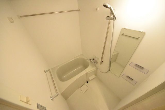 バス・シャワールーム　★清潔感ある浴室です★