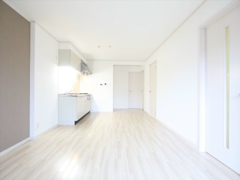 その他　ＬＤＫ13.3帖　南向きバルコニー