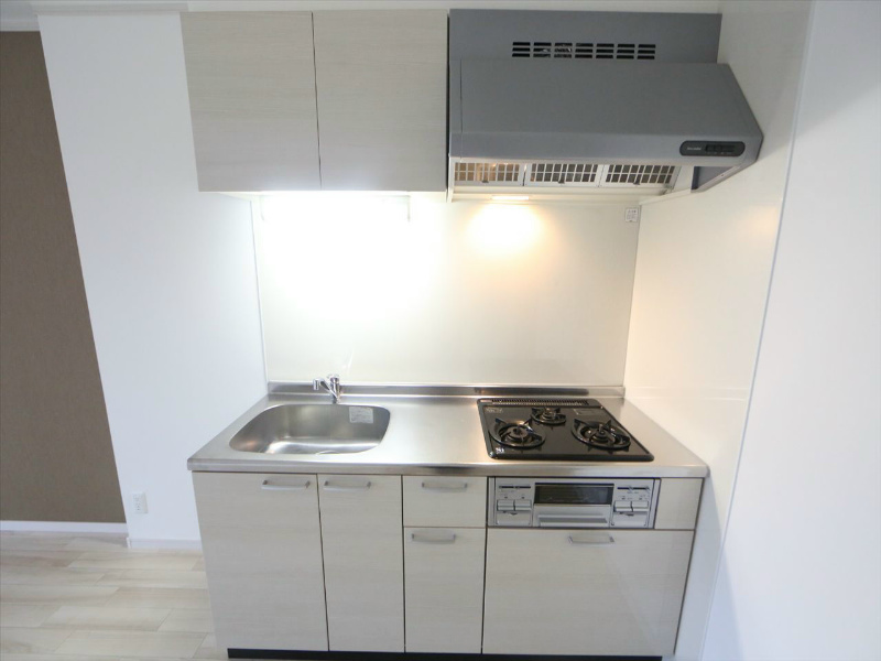 キッチン　システムキッチン（ガス3口グリル）冷蔵庫レンジ等用意できます