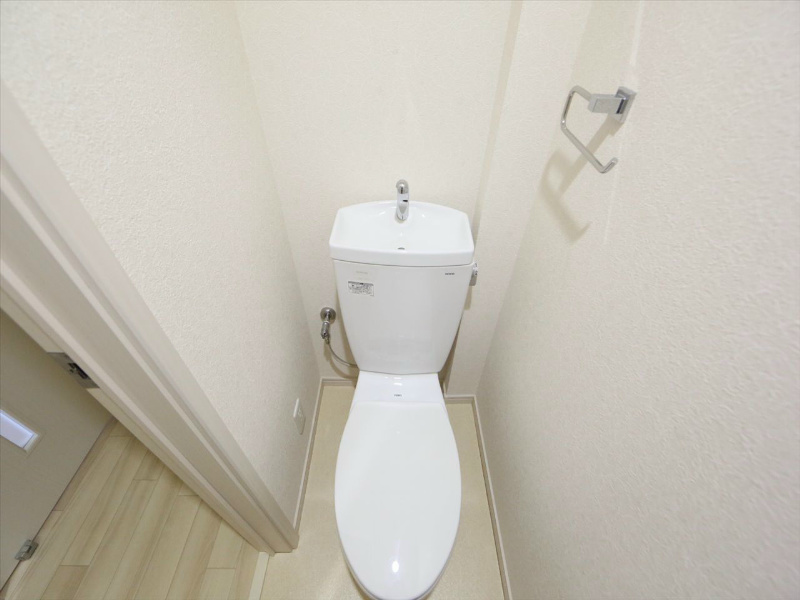 トイレ　温水洗浄暖房便座取り付け可トイレ