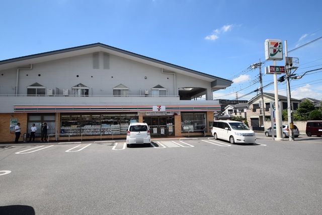 コンビニ　セブンイレブン大宮日進1丁目店（コンビニ）まで421m
