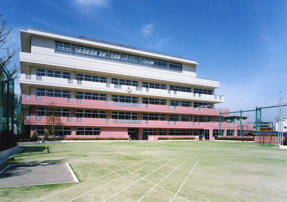 小学校　文京区立本郷小学校（小学校）まで1791m
