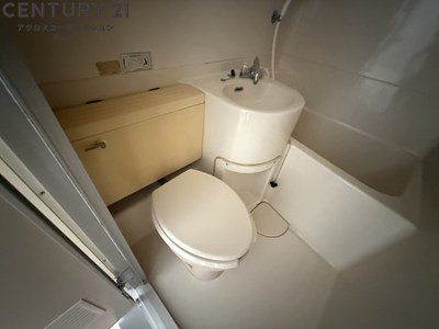 トイレ　浴室内にトイレがあります！