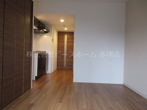 居室・リビング　※別号室参考写真