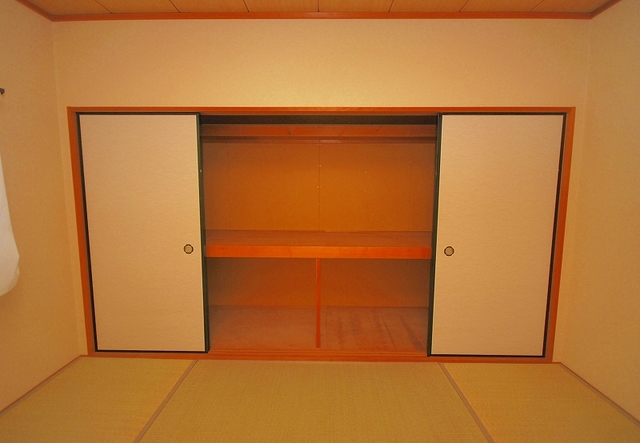 収納　和室　押入