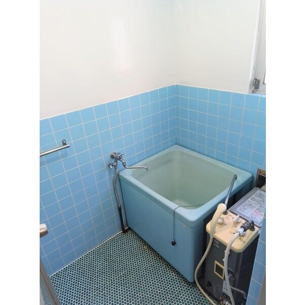 バス・シャワールーム　室内写真は別部屋の写真です。