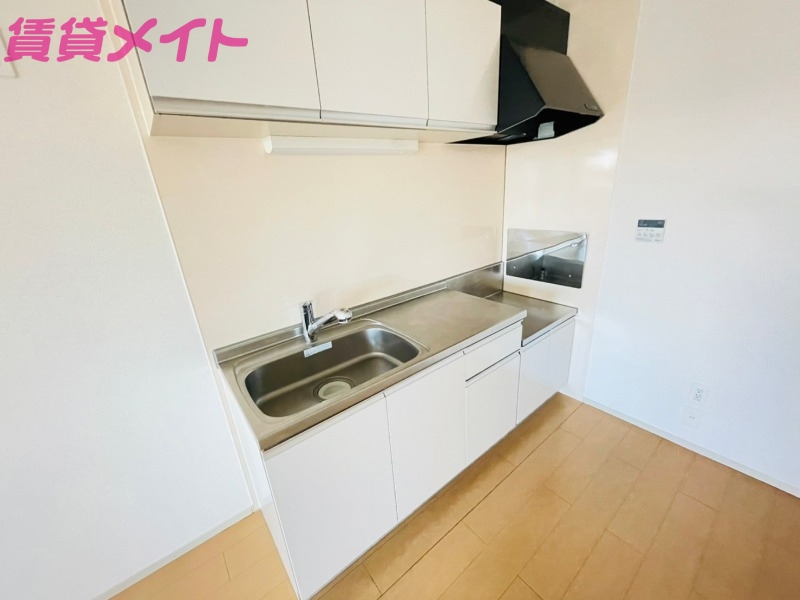 キッチン　同型参考写真です。