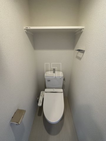 トイレ　レオンコンフォート阿波座西　温水洗浄便座