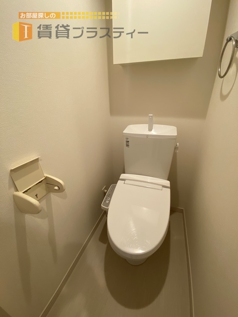 トイレ　もちろん温水洗浄暖房便座付き