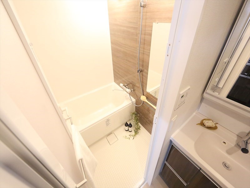 バス・シャワールーム　バスルーム　浴室暖房乾燥機付き