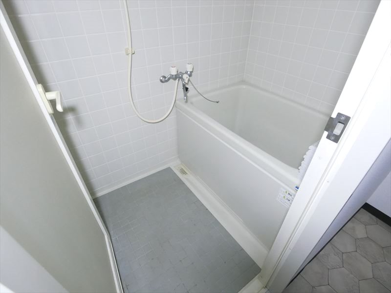 バス・シャワールーム　他号室写真使用