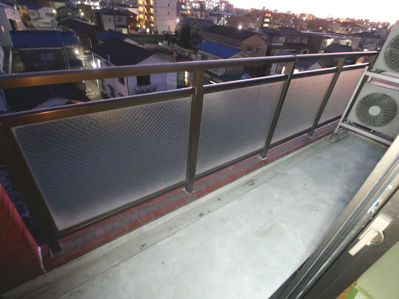 バルコニー　他号室写真使用