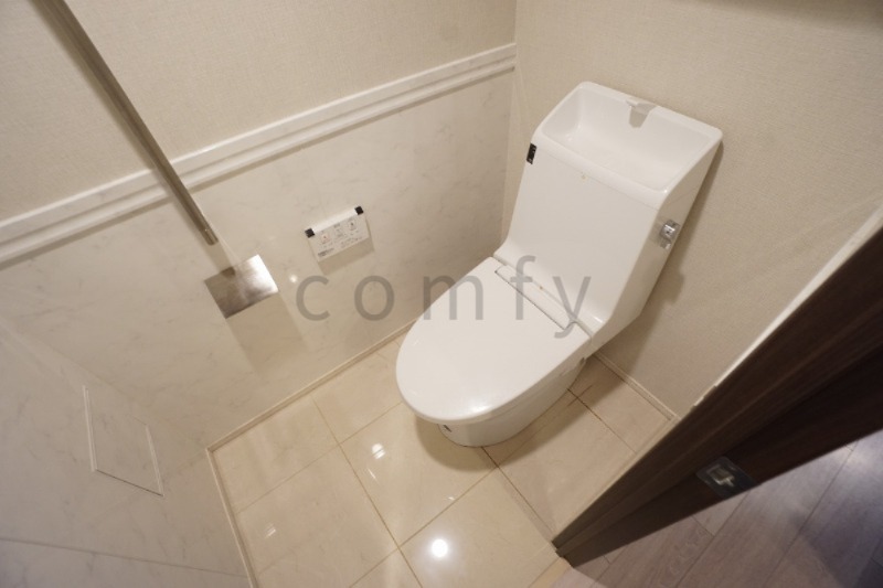 トイレ　ウォシュレット付きトイレ