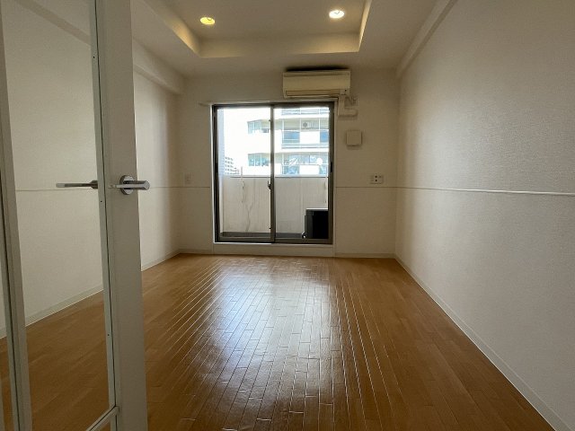 居室・リビング　こちらのリビングで趣味の時間をお楽しみください