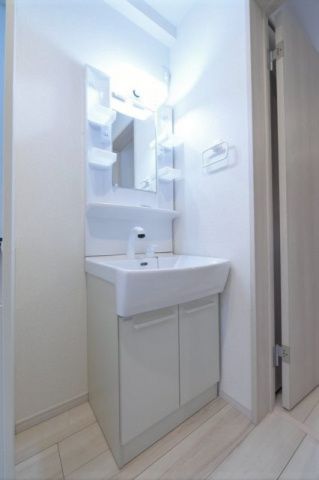 洗面設備　ラ・ルーチェ　北区豊島1