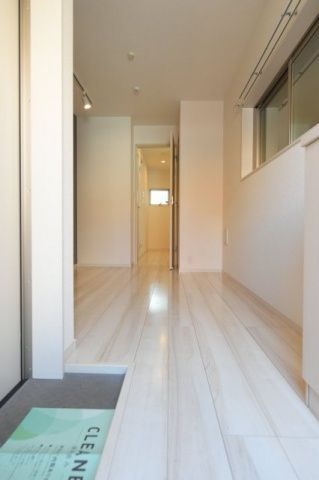 玄関　ラ・ルーチェ　北区豊島1