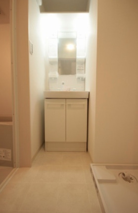 居室・リビング　朝の身支度には欠かせない独立洗面化粧台