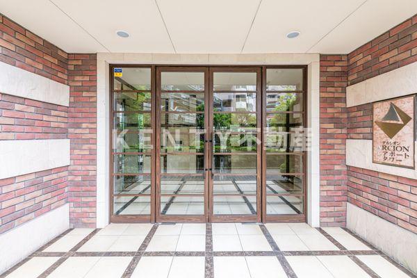 エントランス　ゆとりのあるエントランスです