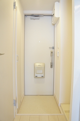 玄関　収納もある玄関です