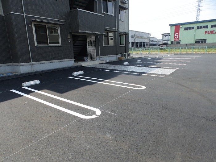 駐車場　駐車場