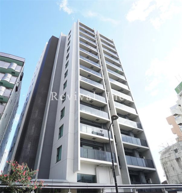 建物外観　高級感ある１４階建ての建物でございます