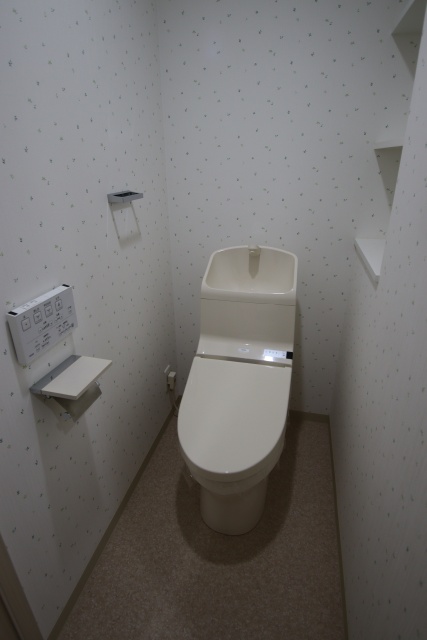 トイレ　※別室の参考写真の為、現況優先です。