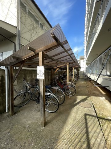 その他共有部分　★屋根付き駐輪場♪