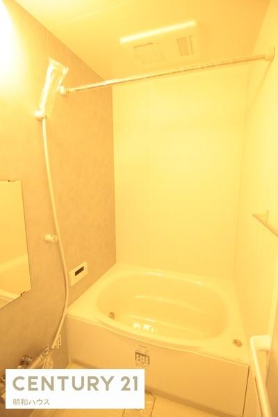 バス・シャワールーム　浴室乾燥機・追焚機能あり