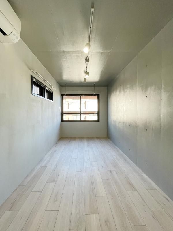 居室・リビング　☆明るい洋室☆